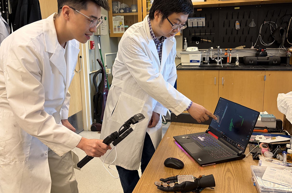 Electronic Skin Lets Prosthetics Feel Temperature and Pressure