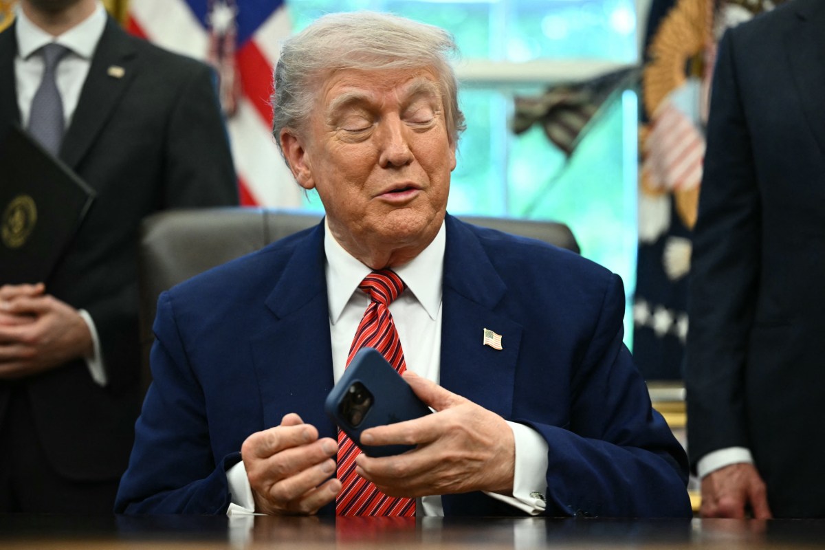 $3.8B Lost as Trump Memecoin Investors Bet on Politics